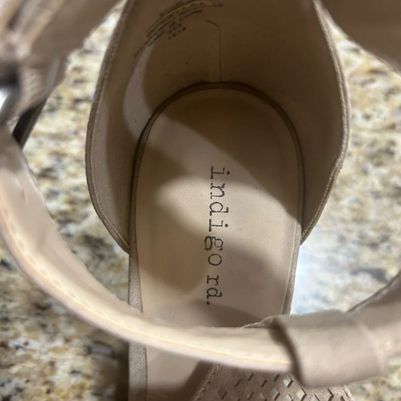 Indigo Rd Beige Open Toe Heels - Picture 4 of 7